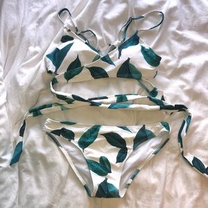Cupshe leaf print bikini